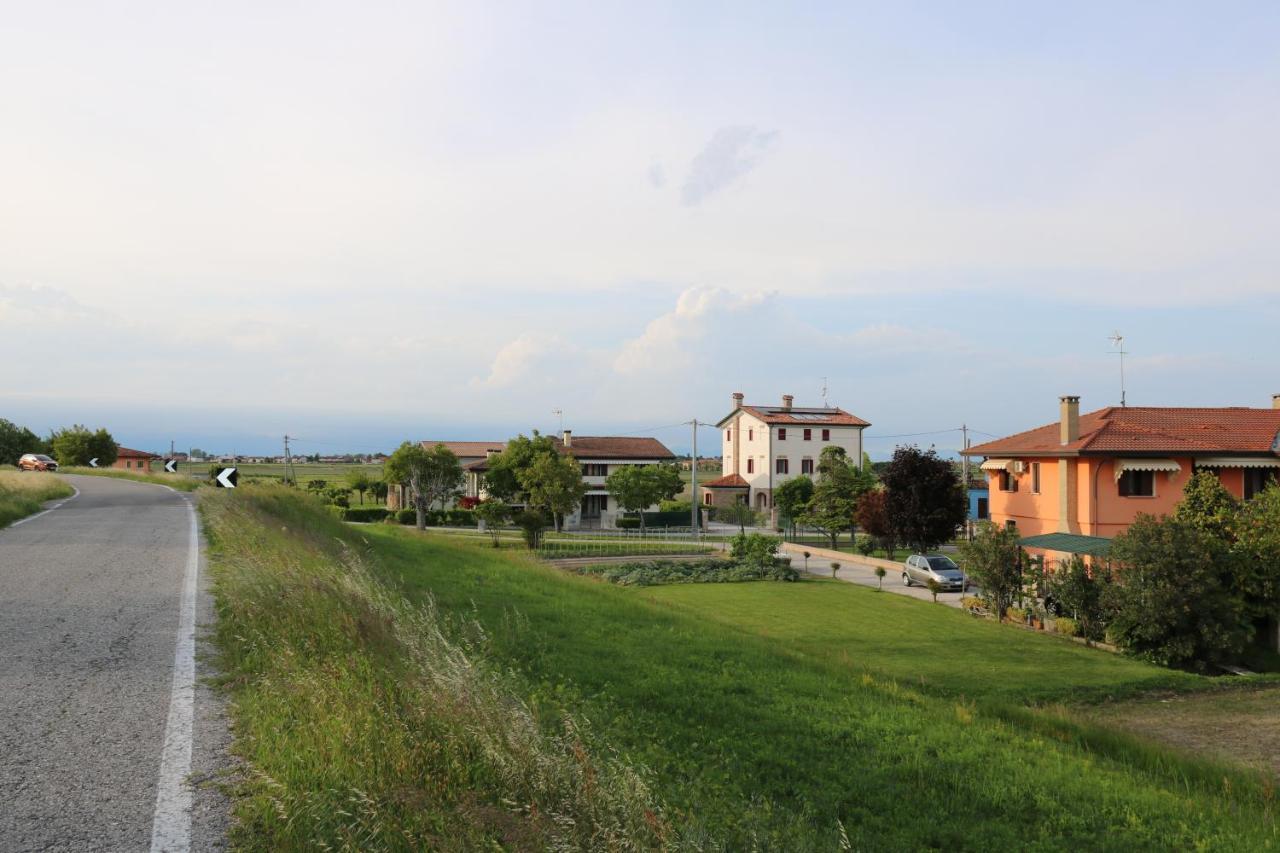 Casa Al Piave - Appartamento A 5 Km Dal Mare Eraclea Exteriör bild